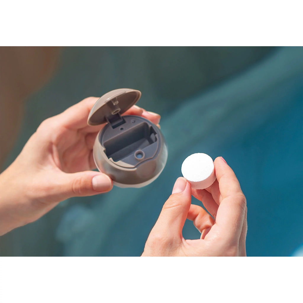 Inflatable Hot Tub with Filter Pump & Cover E78735