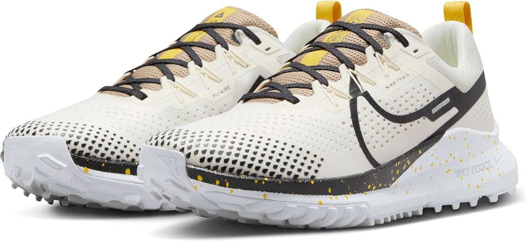 Pale Ivory Khaki White Black Trail Running Shoes Size 8 P848842