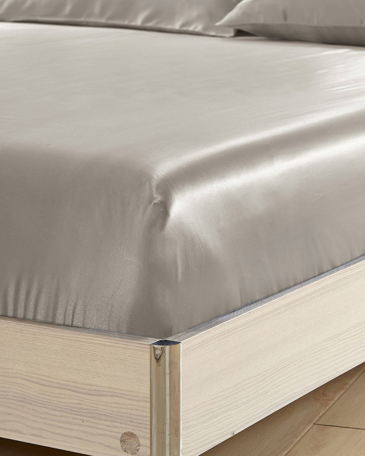 Fitted Sheet Seamless 19 Momme Silvergray 152 x 203 + 40cm Y271